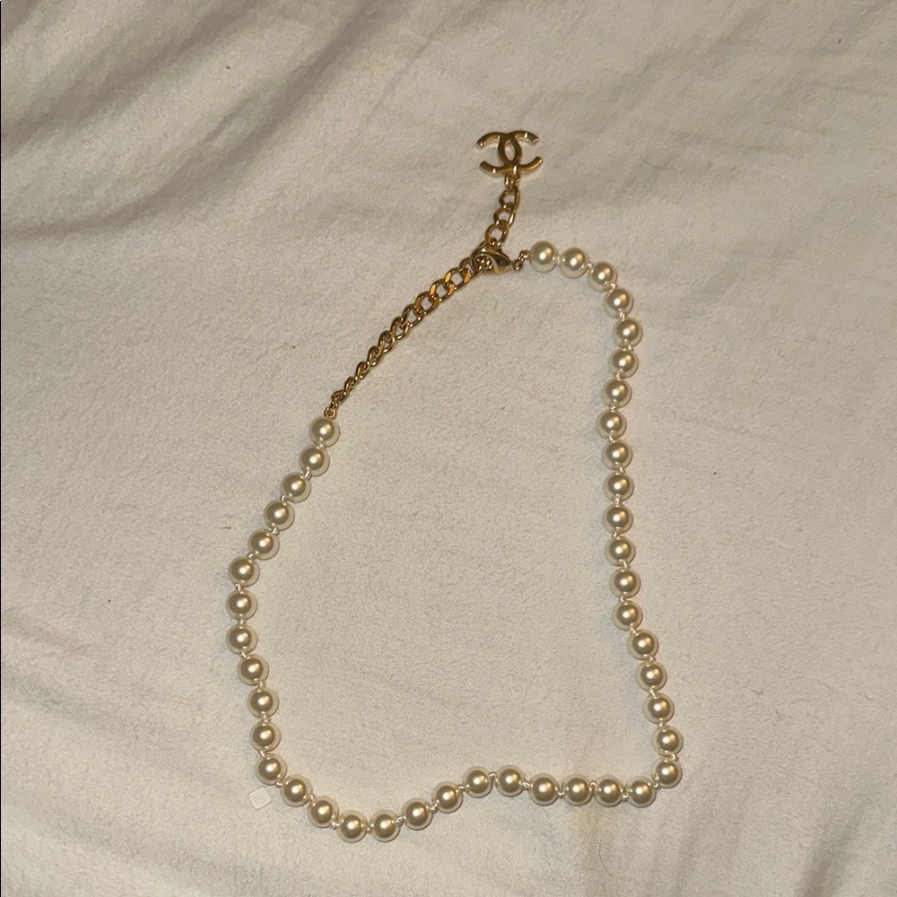 CHANEL Cream and Gold Pearl Necklace with Classic Design comings with box too!